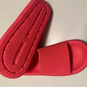 Woman’s NO BO Deep Pink Slide Sandals